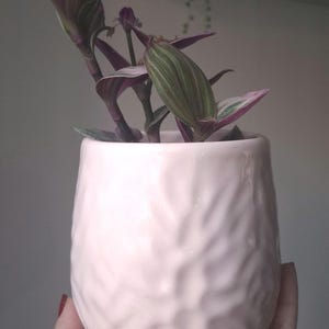 Contenedor de Cerámica Texturizado: porta utensillios, macetero, lapicero, florero, multiusos.