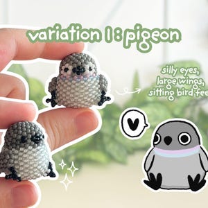 K&ouml;nnte beinhalten: Handgefertigte, perlenbesetzte Taubenfigur mit albernen Augen, gro&szlig;en Fl&uuml;geln und sitzenden Vogelf&uuml;&szlig;en. Der Text "variation 1: pigeon" ist in gr&uuml;ner Schrift. Eine Cartoon-Tauben-Illustration ist ebenfalls abgebildet.