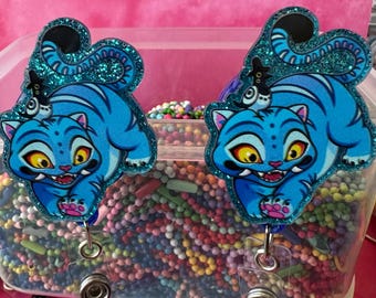 DERPY TIGER-inspirerad ID-bricka, infällbar med bältesklämma