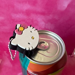 Llavero abrelatas de bebidas con diseño de gatito rosa y lazo