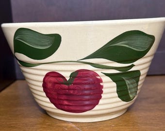 Watt Pottery Bowl #7 Apple 3 Leaf Design Ribbed Bowl Vintage USA 7”
