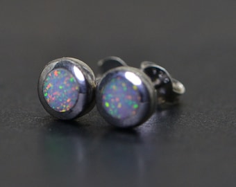 Pendientes de ópalo blanco con engaste de bisel, redondos, de plata de ley, minimalistas, para uso diario, piedra de nacimiento de octubre, regalo de cumpleaños, pendientes de ópalo blanco