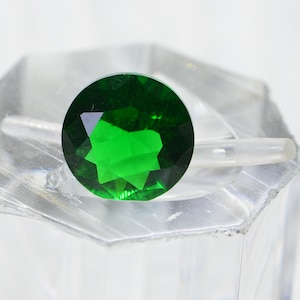 Synthetic Emerald Rond Faceted  Gemstone  Emerald  Loose 10 mm Pointed Back Gemstone  Birthstone May