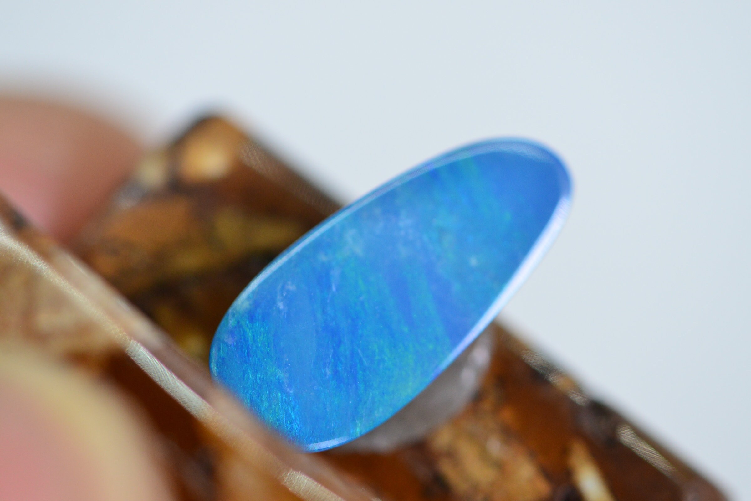 2CT Doublet Blue Opal Cab  Australian Black Opal Natural Gemstone Cabochons Doublet Broad flash 15.8X6.3X2 mm