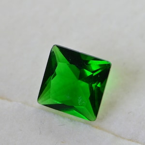 Synthetic Emerald Princess Cut Faceted  Gemstone  Emerald  Loose 7mm Pointed Back Gemstone  Birthstone May