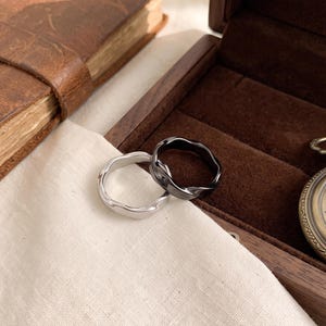 Mobius Couples Promise Ring, Infinity Twist Titanium Steel Band, Minimalist Gift