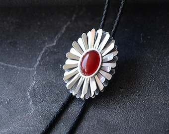 Cravate bolo en jaspe rouge, cravate bolo marguerite, cravate bolo pour mariage homme, cadeaux de style occidental pour elle, cravate de cow-boy, collier de cordon de cow-girl