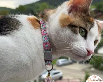 Breakaway Floral Cat Collar with Bell | Pink Daisy Kitten Collar | Kawaii Cat Accessory | Safety Quick Release Collar | Gift for Cat Mom