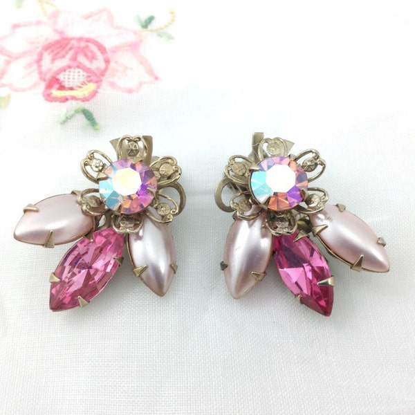 Pretty Vintage Pink Rhinestone Earrings. Pink Pearly Sparkly Designer Earrings. Rhinestone Clip ons. Pink Orange surora borealis earrings.