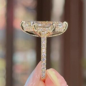 Anillo de compromiso de moissanita talla marquesa de 4 quilates para mujer, anillo de moissanita con halo oculto, anillo de boda de oro amarillo de 14 quilates, anillo alargado talla marquesa.