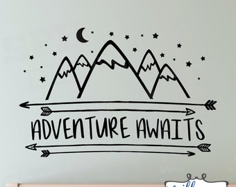 Adventure Awaits Wall Decal Vinyl Sticker Quote Outdoor Mountains Stars Arrows V7 par Spiffy Decals