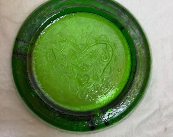 Vintage Wheaton Glass, ciężka zielona popielniczka z wytłoczonym sercem, talerz ze szkła prasowanego