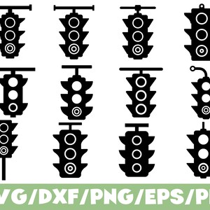 Puede incluir: Una colección de siluetas negras de semáforos en varios diseños. Cada semáforo tiene lentes circulares. El texto "SVG/DXF/PNG/EPS/PDF" se encuentra en la parte inferior de la imagen.
