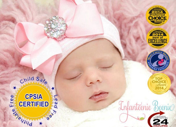pink newborn hat with bow