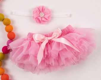 Baby Girl Ruffle Bottom Tutu Bloomer & Headband Set in Pink - Newborn Photo Set - Cake Smash - Diaper Cover - Baby Gift - First Birthday