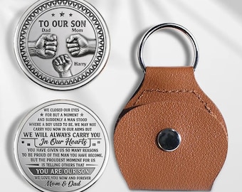 Chaveiro personalizado com abraço de bolso para o filho, lembrança significativa do Dia dos Pais para o filho, da mãe ao pai, recordação de um cumprimento familiar, presente para o filho orgulhoso.