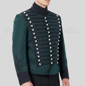 Giacca da ufficiale ussaro del 95° fucilieri napoleonico – Treccia nera – Bottoni argentati – Uniforme militare in lana verde