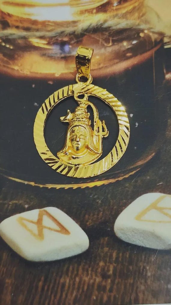 A Pendant 999 Wealth Lottery Success Amulet .