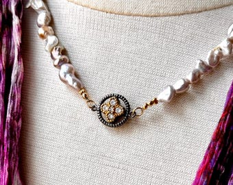 Fresh Water Pearl Choker Necklace with Rhinestone Charm