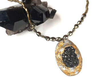 Black Crystal Druzy and Hematite Beads Choker Necklace: Gold and Silver Metallic Artwear Pendant - Mineral Gemstone Statement Necklace