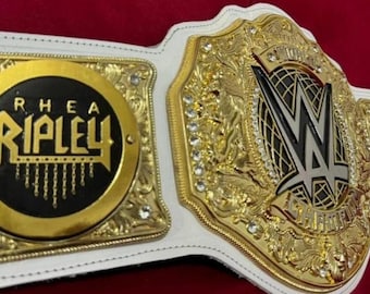 Nuevo cinturón réplica del título de peso pesado femenino de Rhea Ripley con placas laterales de 6 mm de fundición a presión.
