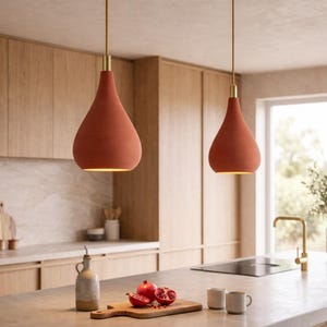 Tropfenförmige Terrakotta-Pendelleuchte, moderne Hängelampe aus Ton, organisch geformte Deckenleuchte, erdige Boho-Pendelleuchte für die Kücheninsel