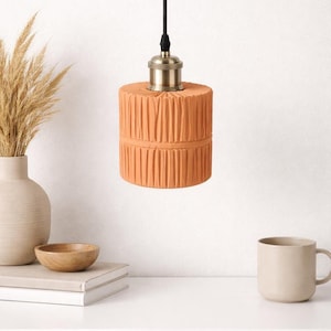 Lámpara colgante de cerámica cilíndrica texturizada hecha a mano, lámpara colgante de arcilla rústica, iluminación de techo minimalista compacta