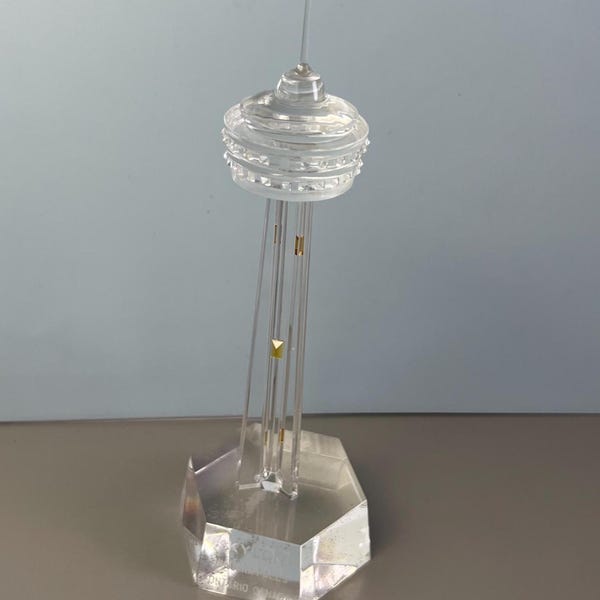 Torre Skylon vintage, recuerdo de acrílico de las Cataratas del Niágara, Ontario, figura de la torre transparente