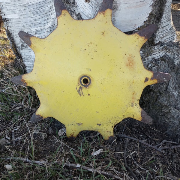 Vintage Rusty Yellow Farm Cultivator Wheel for Yard Art - Metal Pieces - Steampunk Art - Welding Art Pieces - Garden Art Vintage