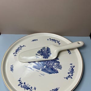 Vintage Blue Willow High Tea Serving Platter and Cake Server with Original Box