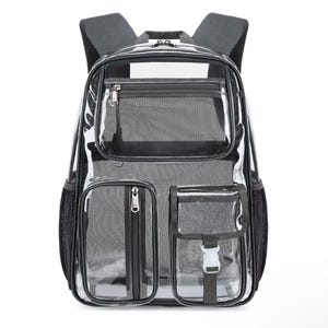 Könnte beinhalten: Ein transparenter Rucksack für Haustiere mit schwarzem Mesh und Besatz. Er verfügt über mehrere Reißverschlussfächer und einen oberen Griff. Die Schultergurte und das Rückenteil sind gepolstert. Die Vorderseite hat ein großes, klares Fenster.