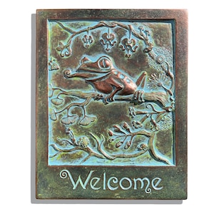 Welcome Frog Concrete Hanging Garden Art