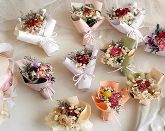 Mini Trockenblumenstrauß für Gastgeschenke | Winziger erhaltener Rosenstrauß | Brautjungfer Vorschlag Geschenk Box Filler | Rustikale Boho Hochzeitsdeko