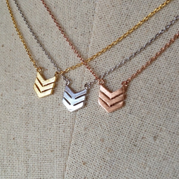 Collier Triple Chevron, Plaqué Or 14 carats/Or Rose/Argent, Collier Dainty