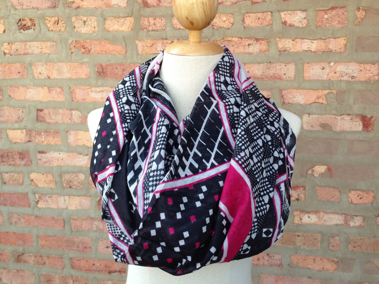 LARGE SQUARE SCARF THINK KINKS