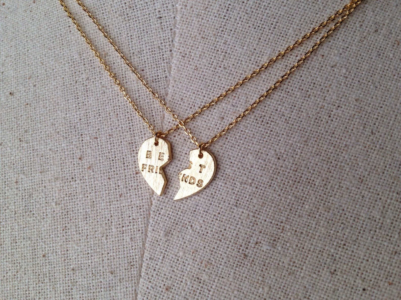 Best Friend Necklace – A Symbol of Unbreakable Bond