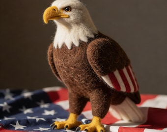 Handmade Bald Eagle Needle Felt Sculpture |Realistic Bird Figurine | Patriotic Home Decor, Collectible Wildlife Art, 4th of July Centerpiece