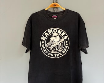 Vintage Y2K Ramones Beat on The Brat Punk Band-t-shirt
