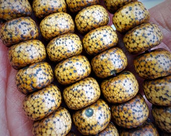 Tibetan antique Bodhi seed rosary with cracked veins | Blessed by a century of spiritual practice, 108 beads