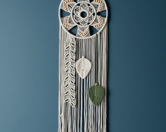 Acchiappasogni da parete in macramè, decorazione murale mandala boho con perline di legno e frange di foglie verdi