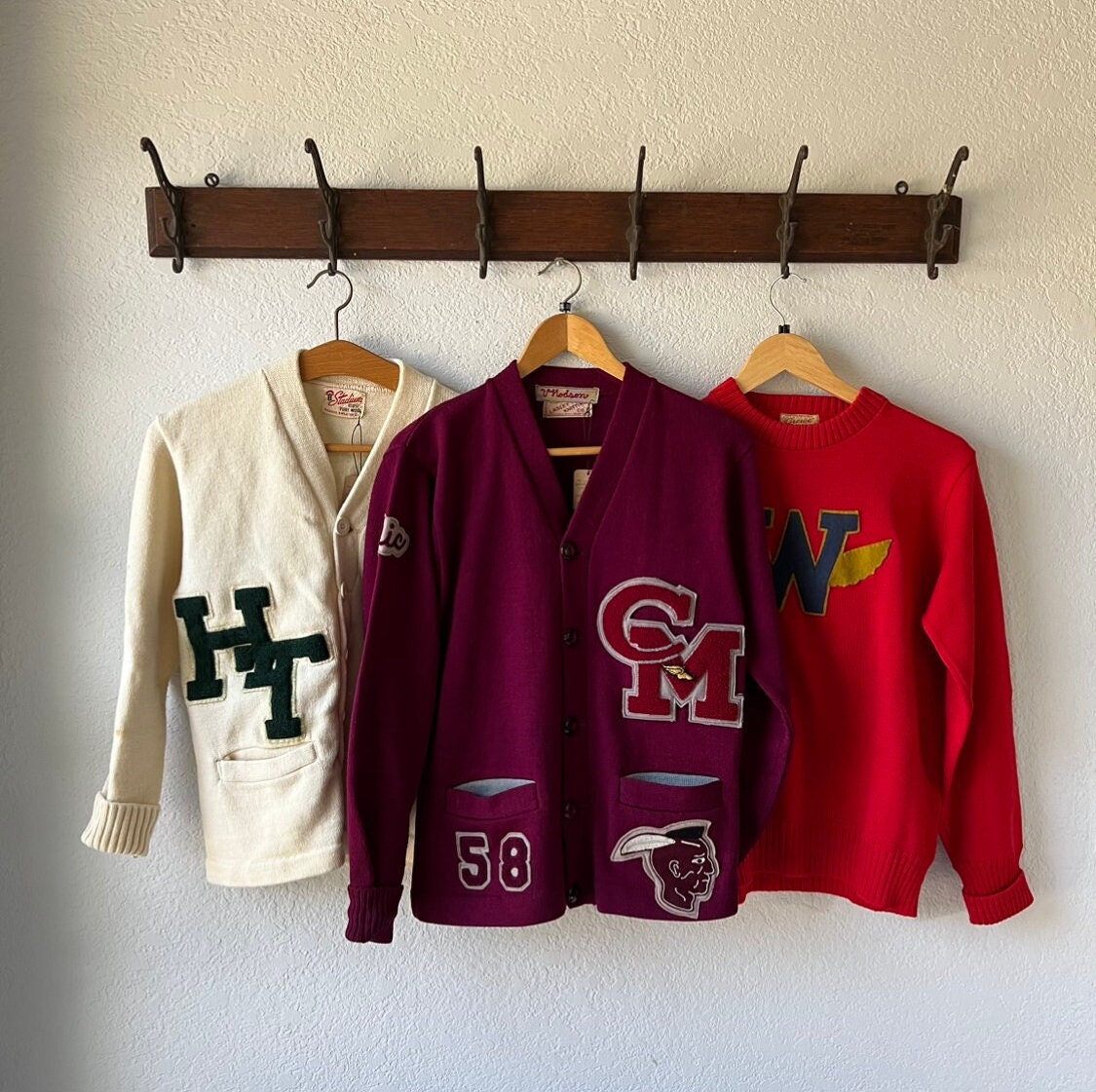 Sweaters  Mens Medium Red Old Varsity Brand University Of