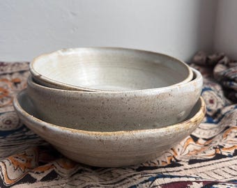 手作りの陶器ボウル｜白いスナックボウル｜ユニークなテラコッタの手びねり陶器