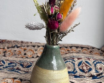 手作りの陶器製一輪挿し｜手びねり陶器｜小さな鉢｜ボヘミアン風インテリア