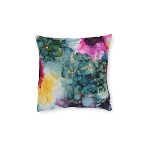 Square Throw Pillow/Cushion: Vibrant Floral Design - Soft Plush Texture