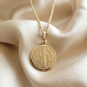 Collar con medalla redonda de San Benito, chapado en oro de 18 quilates, plata de ley 925, colgante de protección católica, joyería de San Benito