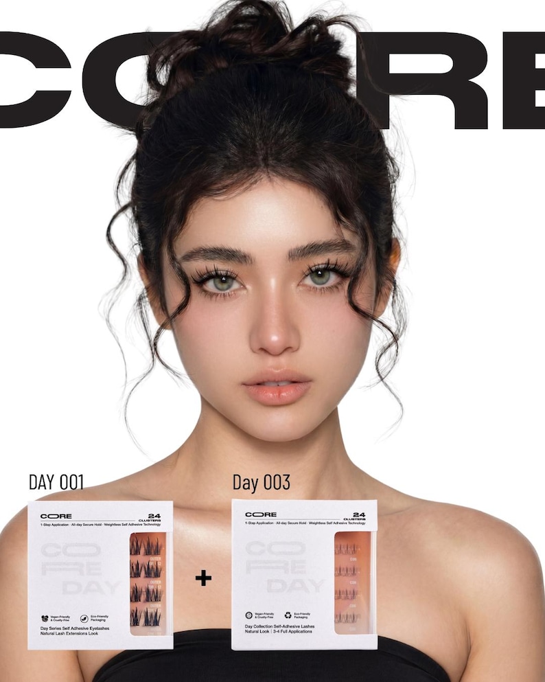 Op de afbeelding: Een advertentie voor een schoonheidsproduct met een vrouw met donker haar en een lichte huid. De afbeelding toont twee dozen zelfklevende wimpers, gemarkeerd met "DAY 001" en "Day 003". De merknaam "CORE" is bovenaan zichtbaar.