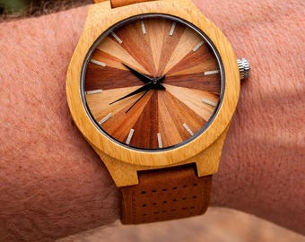 Reloj de madera hecho a mano, esfera de marquetería con efecto rayos de sol, incrustaciones de madera, cuarzo unisex ligero, regalo de madera personalizado.