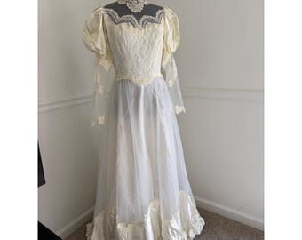 Vintage 80s Victorian Lace Wedding Dress S Puff Sleeve Priscilla of Boston Veil