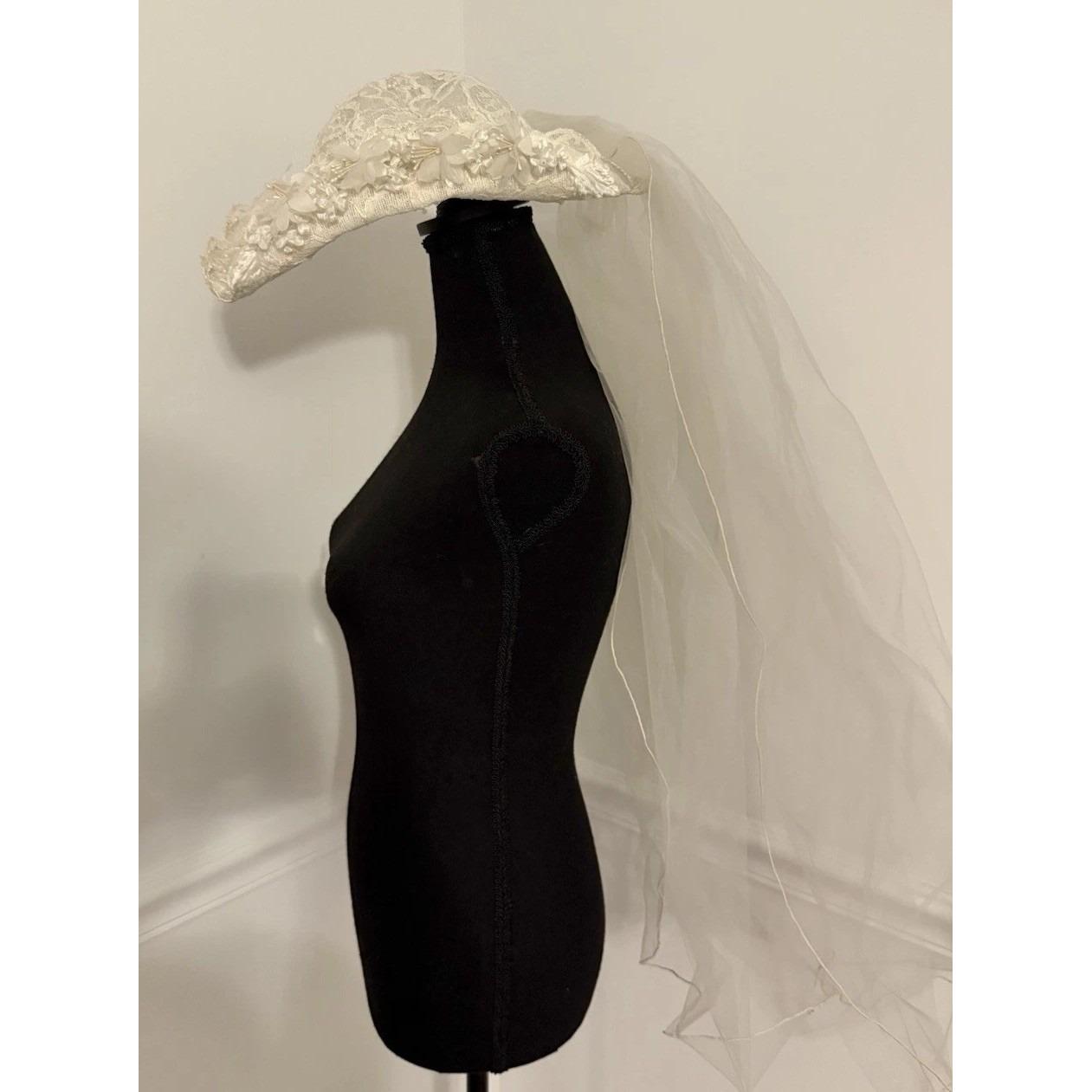 Vtg Bridal Hat with Tulle Veil Ivory Lace Floral Applique Wedding Boho Cottage Soft Lace Tulle Juliet Veil,ivory Juliet Cap Veil,wedding  main image 4