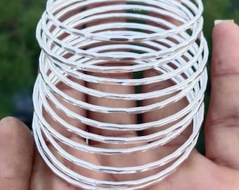Conjunto de brazaletes finos de plata de ley 925 maciza con textura orgánica - Pulseras apilables